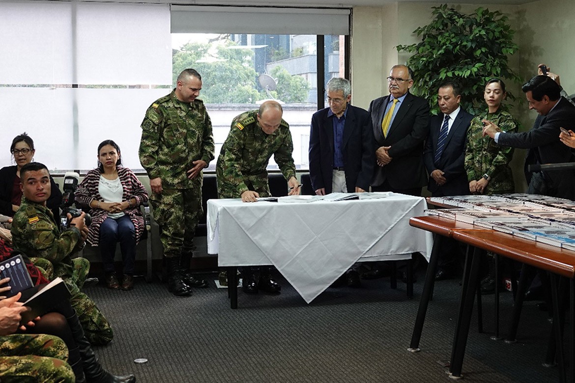 Comisi&oacute;n de la Verdad recibe informe G&eacute;nesis por parte de las Fuerzas Militares