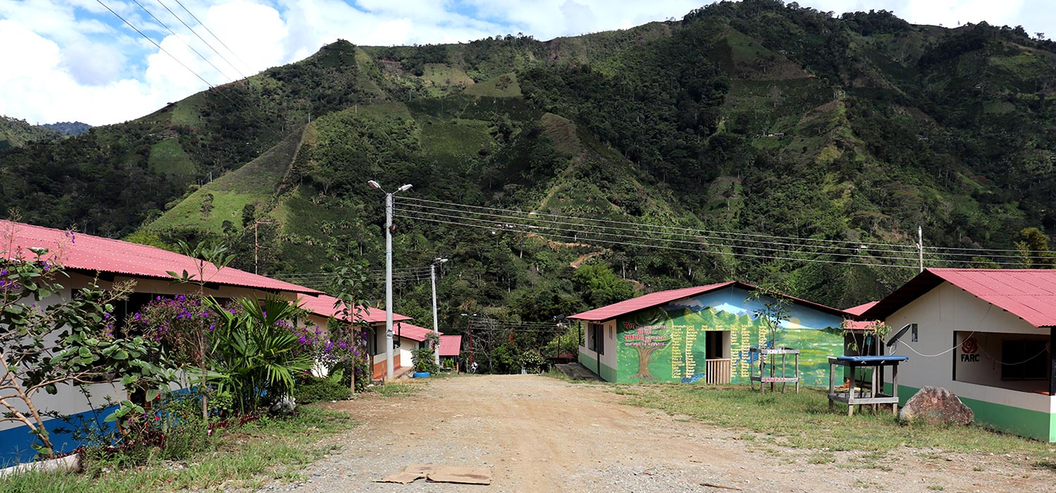 La vida en el ETCR El Oso