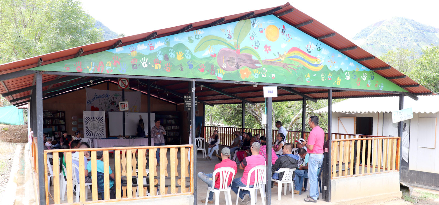 La vida en el ETCR El Oso