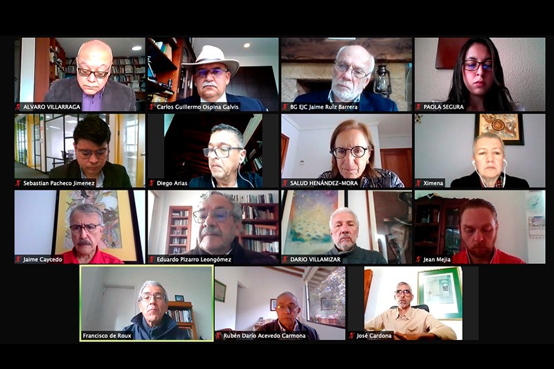 La Comisi&oacute;n de la Verdad ahond&oacute; en la combinaci&oacute;n de todas las formas de lucha