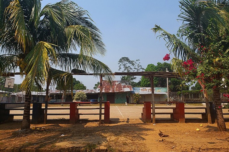 Esta es la cancha de f&uacute;tbol donde paramilitares degollaron a algunas de las v&iacute;ctimas de la masacre de mayo de 1998.