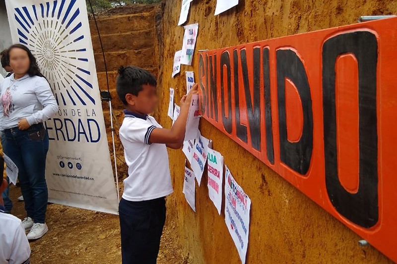 En el suroriente del Huila, v&iacute;ctimas y responsables se reunieron en acto de dignificaci&oacute;n y reconocimiento