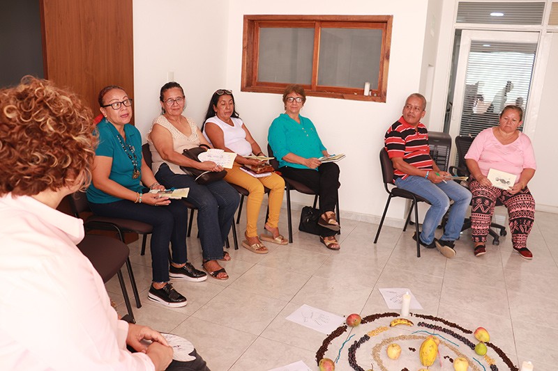 Autoras de cartas sobre familiares desaparecidos se reunieron para conocer las respuestas de los lectores