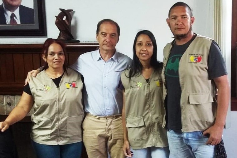 Carlos Mart&iacute;n Beristain reunido con representantes de Ecos por la Memoria, organizaci&oacute;n de v&iacute;ctimas refugiadas en Costa Rica.