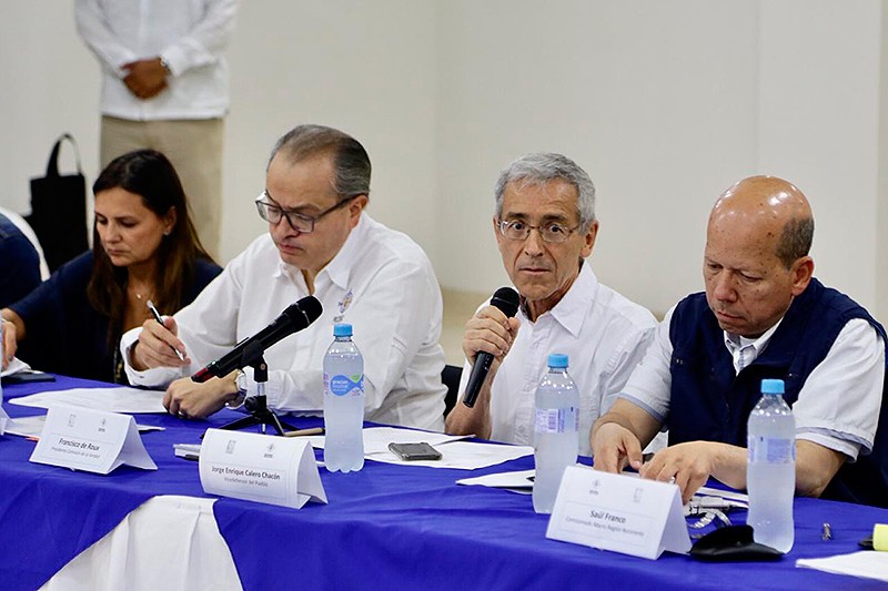 “Queremos comprender y explicar por qué la violencia se mezcló con la corrupción y con la política”: Francisco De Roux