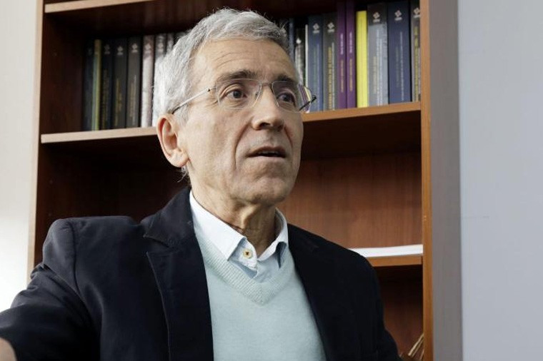 "Nuestra aproximación tratará de explicar cómo nos fuimos involucrando en una barbarie que ha sido un escándalo para el mundo, para que tengamos compasión de nosotros mismos"