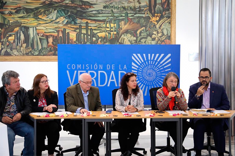 Gabriel Arias, coord. Direcci&oacute;n de Conocimiento; Salom&eacute; G&oacute;mez, coord. Grupo de G&eacute;nero; Mauricio Katz, secretario General; Alejandra Miller, comisionada;  Olga Amparo S&aacute;nchez, dir. de La Casa de la Mujer;  Wilson Casta&ntilde;eda, de Caribe Afirmativo.