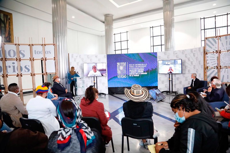 Salvatore Mancuso y Rodrigo Londo&ntilde;o reconocieron sus responsabilidades ante las v&iacute;ctimas