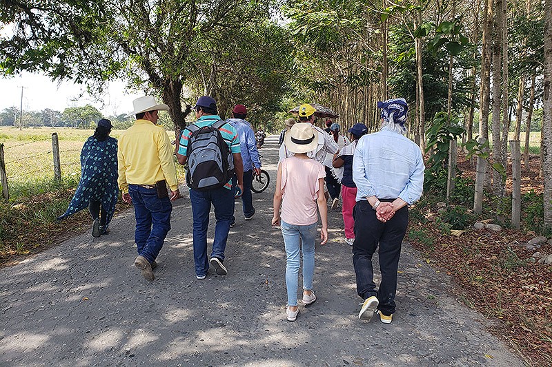 Buscando la verdad a pie en pueblos y veredas del Alto Ariari, Meta.