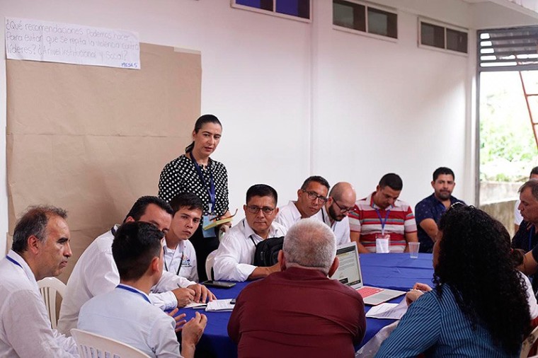 &ldquo;Si seguimos matando a los l&iacute;deres sociales, seguimos matando a la democracia&rdquo;