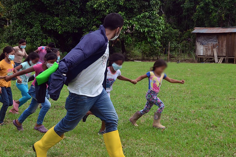 Ni&ntilde;os, ni&ntilde;as y adolescentes del resguardo Agua Negra colorearon su verdad del conflicto