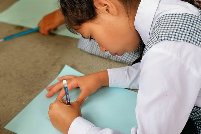 Un grupo de ni&ntilde;os, ni&ntilde;as, adolescentes y j&oacute;venes del municipio La Palma, Cundinamarca, participaron de manera activa, en la primera &lsquo;Traves&iacute;a por la Verdad&rsquo;. Foto: Comunicaciones OIM-RPR.